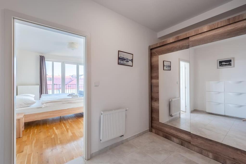 Sunny Safron Apartment Prague Luaran gambar